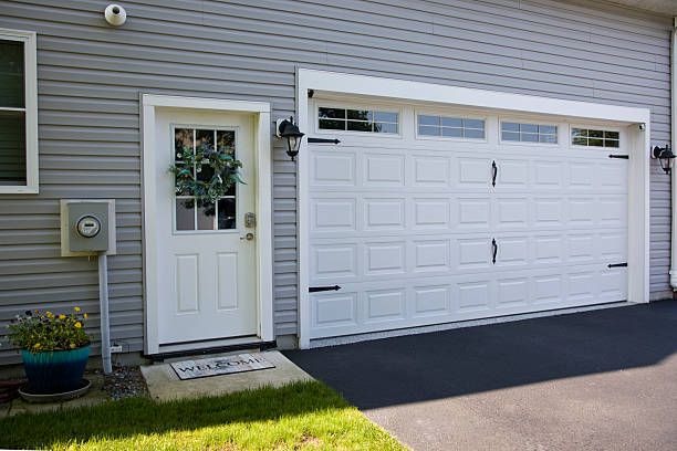 24/7 Emergency Garage Door Panel Replacement experts in Hales Corners, WI
